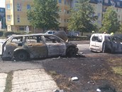 Na Barrandově shořela tři auta. (23.7.2019) Na Barrandově shořela tři auta. (23.7.2019)