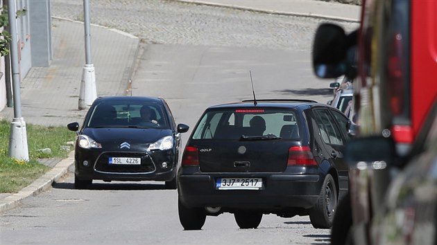 Projet nktermi ulicemi v Ledi nad Szavou nen kvli zaparkovanm autm snadn. Proto radnice navrhuje zmnu sedmi ulic v jednosmrky. Tkat by se to mlo i ulice 28. jna.