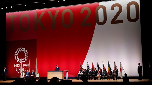 Japonsk premir inzo Abe promluvil na oslav One Year to Go, kter upozoruje na blc se olympidu v Tokiu.