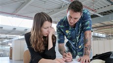 Storyboardista Kurt van der Basch učí studenty mezinárodní letní školy umění... Storyboardista Kurt van der Basch učí studenty mezinárodní letní školy umění...