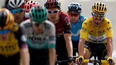 Julian Alaphilippe přijíždí do cíle ve skupině favoritů. Julian Alaphilippe přijíždí do cíle ve skupině favoritů.