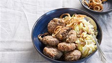 Pohankové karbanátky se šťouchanými brambory se zelím Pohankové karbanátky se šťouchanými brambory se zelím