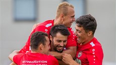 Radost chrudimských fotbalistů z gólu Radost chrudimských fotbalistů z gólu