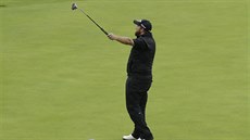 Irský golfista Shane Lowry slaví triumf na britském turnaji The Open. Irský golfista Shane Lowry slaví triumf na britském turnaji The Open.