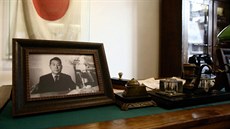 Fotografie japonského diplomata Čiune Sugihary , který zachránil tisíce židů... Fotografie japonského diplomata Čiune Sugihary , který zachránil tisíce židů...