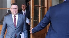 Končící ministr kultury Antonín Staněk a premiér Andrej Babiš po společném... Končící ministr kultury Antonín Staněk a premiér Andrej Babiš po společném...