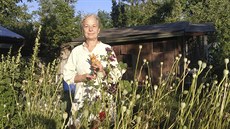 Bioložka Jana Vlková vypěstuje ročně na své malé louce asi 10 kilogramů... Bioložka Jana Vlková vypěstuje ročně na své malé louce asi 10 kilogramů...