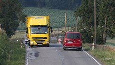 Mezi Zhoří a křižovatkou u Stáje začíná první etapa oprav rozbité silnice... Mezi Zhoří a křižovatkou u Stáje začíná první etapa oprav rozbité silnice...