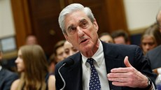 Robert Mueller, bývalý zvláštní vyšetřovatel, během vystoupení v americkém... Robert Mueller, bývalý zvláštní vyšetřovatel, během vystoupení v americkém...