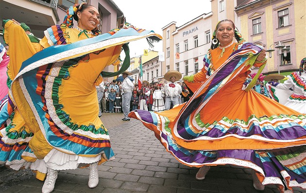 Mezinárodní folklorní festival nabízí kadoron v umperku ukázky folkloru a...
