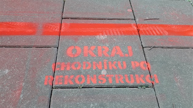 lenové opoziních stran ProOlomouc, Piráti a STAN vyznaili v olomoucké ulici...