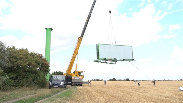 Nelegální billboard, který odstranila společnost JCDecaux. Nelegální billboard, který odstranila společnost JCDecaux.