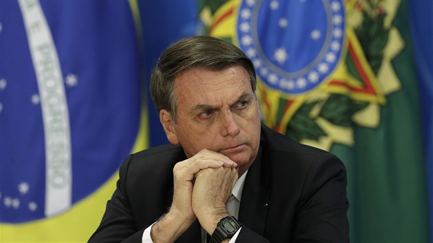 Brazilsk prezident Jair Bolsonaro odmtl daje o odlesovn dodan sttnm institutem. (1. srpna 2019)