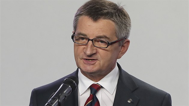 f polskho parlamentu Marek Kuchciski rezignoval. (8. srpna 2019)