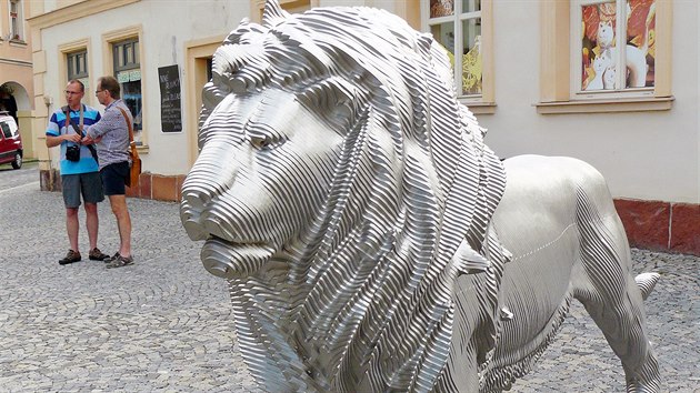 Ocelov lev od sochae Michala Gabriela