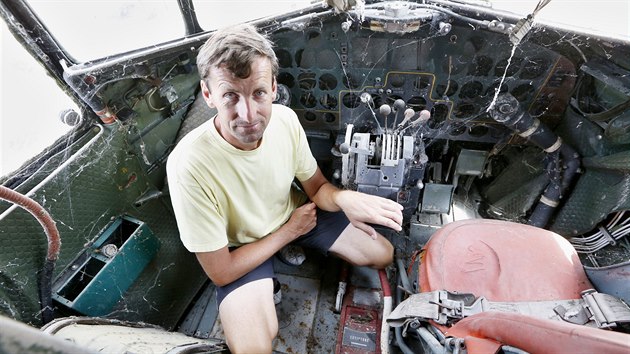 Milo Tarantk pedstavuje nov expont v Air Parku ve Zrui u Plzn, letoun Douglas DC-3 Dakota. (8. 8. 2019)