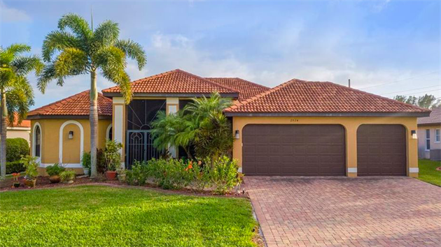 Florida, Cape Coral, USA. Prodej vily o rozloze 250 metr tverench s pozemkem 960 metr tverench je na prodej za 15 130 640 korun. 