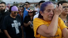 Lidé vzpomínají na obti stelby v americkém El Pasu. (4. srpna 2019)