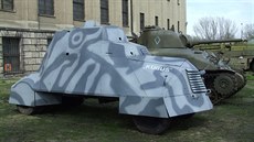 Renovovaný původní obrněný automobil varšavských povstalců Kubuś v Muzeu polské... Renovovaný původní obrněný automobil varšavských povstalců Kubuś v Muzeu polské...