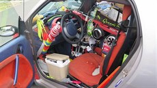 Litevec vyrazil na dovolenou kompletně vybaven. Smart naplnil až po střechu. Litevec vyrazil na dovolenou kompletně vybaven. Smart naplnil až po střechu.