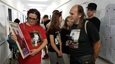 K soudnímu jednání dorazila vedle otce zavražděného chlapce také řada jeho... K soudnímu jednání dorazila vedle otce zavražděného chlapce také řada jeho...