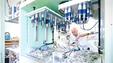 „Pokud máme součástku skladem, dokážeme komponent opravit v expresním čase... „Pokud máme součástku skladem, dokážeme komponent opravit v expresním čase...