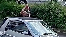 Syřan ubodal muže na ulici ve Stuttgartu zbraní podobnou meči. (31. července... Syřan ubodal muže na ulici ve Stuttgartu zbraní podobnou meči. (31. července...