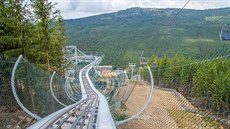 Bobová dráha v resortu pod Králickým Sněžníkem je prozatím nejdelší v Česku. Bobová dráha v resortu pod Králickým Sněžníkem je prozatím nejdelší v Česku.
