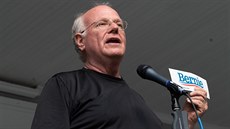 Americký miliardář Ben Cohen podpořil ve městě Laconia prezidentskou kampaň... Americký miliardář Ben Cohen podpořil ve městě Laconia prezidentskou kampaň...
