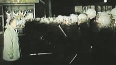Jaroslav Kohák se snaží večer 17. listopadu 1989 uklidňovat vyhrocenou situaci... Jaroslav Kohák se snaží večer 17. listopadu 1989 uklidňovat vyhrocenou situaci...