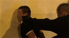 Zadržený podezřelý. Zadržený podezřelý.