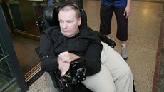 Vozíčkář Milan Langer, který byl mimo jiné zakladatelem spolku Trend vozíčkářů,... Vozíčkář Milan Langer, který byl mimo jiné zakladatelem spolku Trend vozíčkářů,...