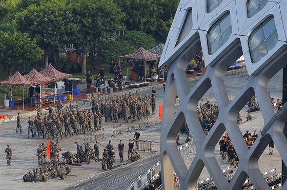 ROZDRTÍME VÁS SILOU: Jestlie se situace v Hongkongu bude dál zhorovat, ína...