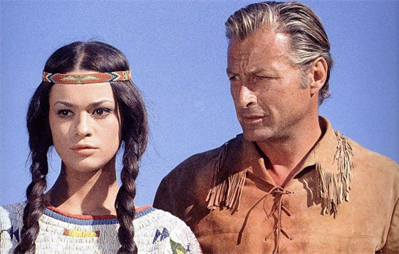 Marie Versini a Lex Barker ve filmu Vinnetou (1963)