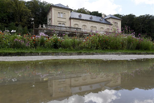 Rekonstrukce barokního letohrádku lechtova restaurace ve Stromovce. (13. 8....