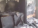Plameny zniily v perovsk ulici Interbrigadist byt panelovho domu. Hasii s...