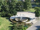 Po řadě let diskuzí nad podobou a revitalizací nám. J. z Poděbrad (hrozilo i odstranění fontány Sjednocená Evropa z r. 1980) MČ P3 nechala fontánu v 7/2019 částečně vyčistit, v plánu další opravy. Po řadě let diskuzí nad podobou a revitalizací nám. J. z Poděbrad (hrozilo i odstranění fontány Sjednocená Evropa z r. 1980) MČ P3 nechala fontánu v 7/2019 částečně vyčistit, v plánu další opravy.