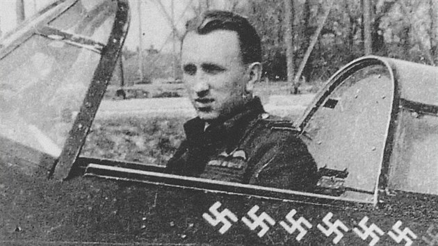 Rodák ze Svatého Kříže byl vůbec nejúspěšnějším československým stíhacím... Rodák ze Svatého Kříže byl vůbec nejúspěšnějším československým stíhacím...