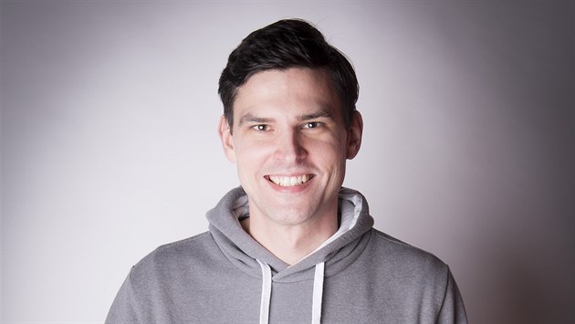Adam Konrád vyrostl v pražských Vršovicích. Dnes žije a pracuje v americkém Dallasu. Adam Konrád vyrostl v pražských Vršovicích. Dnes žije a pracuje v americkém Dallasu.