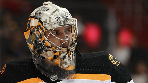 Brankář Dan Vladař patří Bostonu, na zápas v NHL však stále čeká. Zatím chytá v... Brankář Dan Vladař patří Bostonu, na zápas v NHL však stále čeká. Zatím chytá v...