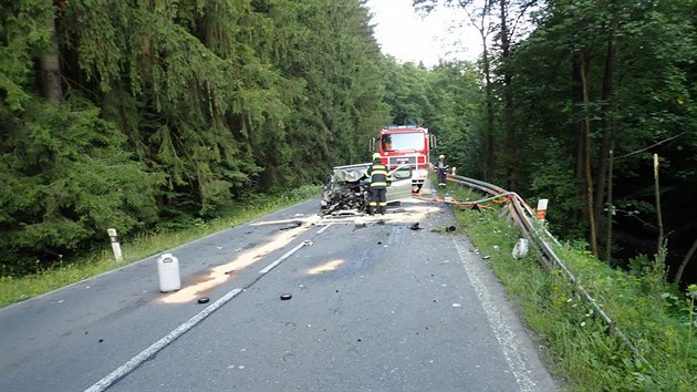 K tragick nehod u obce Lideko v ptek vyjely vechny sloky IZS (9. srpna 2019).