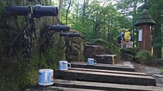 Studánka pod Křemešníkem pravidelně vysychá zhruba mezi květnem a červencem,... Studánka pod Křemešníkem pravidelně vysychá zhruba mezi květnem a červencem,...