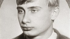 Mladý Vladimir Putin coby písluník sovtské tajné sluby KGB