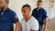 Muž pár dní po odchodu z věznice přepadal ženy v Praze Muž pár dní po odchodu z věznice přepadal ženy v Praze