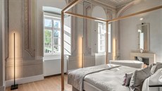 Moderní „nebesa“ ve starém zámku podle návrhu Báry Škorpilové Moderní „nebesa“ ve starém zámku podle návrhu Báry Škorpilové