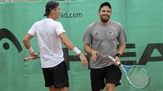 JEDNOU SOUPEŘ, PODRUHÉ SPOLUHRÁČ. „Ve dvouhře mě ještě neporazil,“ říká Martin... JEDNOU SOUPEŘ, PODRUHÉ SPOLUHRÁČ. „Ve dvouhře mě ještě neporazil,“ říká Martin...