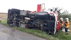 Při výjezdu k nehodě nákladního automobilu u Hoříkovic na Plzeňsku havarovali... Při výjezdu k nehodě nákladního automobilu u Hoříkovic na Plzeňsku havarovali...