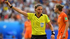 Rozhodčí Stéphanie Frappartová řídila na nedávném mistrovství světa žen finále... Rozhodčí Stéphanie Frappartová řídila na nedávném mistrovství světa žen finále...
