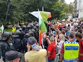 Sobotní pochod gayů a leseb Pilsen Pride 2019 narušili jeho odpůrci (24. srpna... Sobotní pochod gayů a leseb Pilsen Pride 2019 narušili jeho odpůrci (24. srpna...