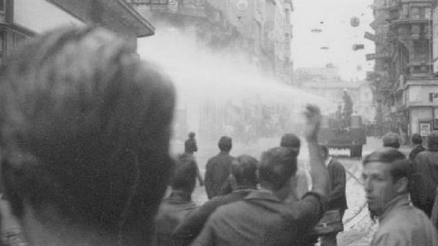 Brutln zsah i s tkou policejn a vojenskou technikou probhl 21. srpna 1969 v Brn tak na dnen Masarykov ulici.